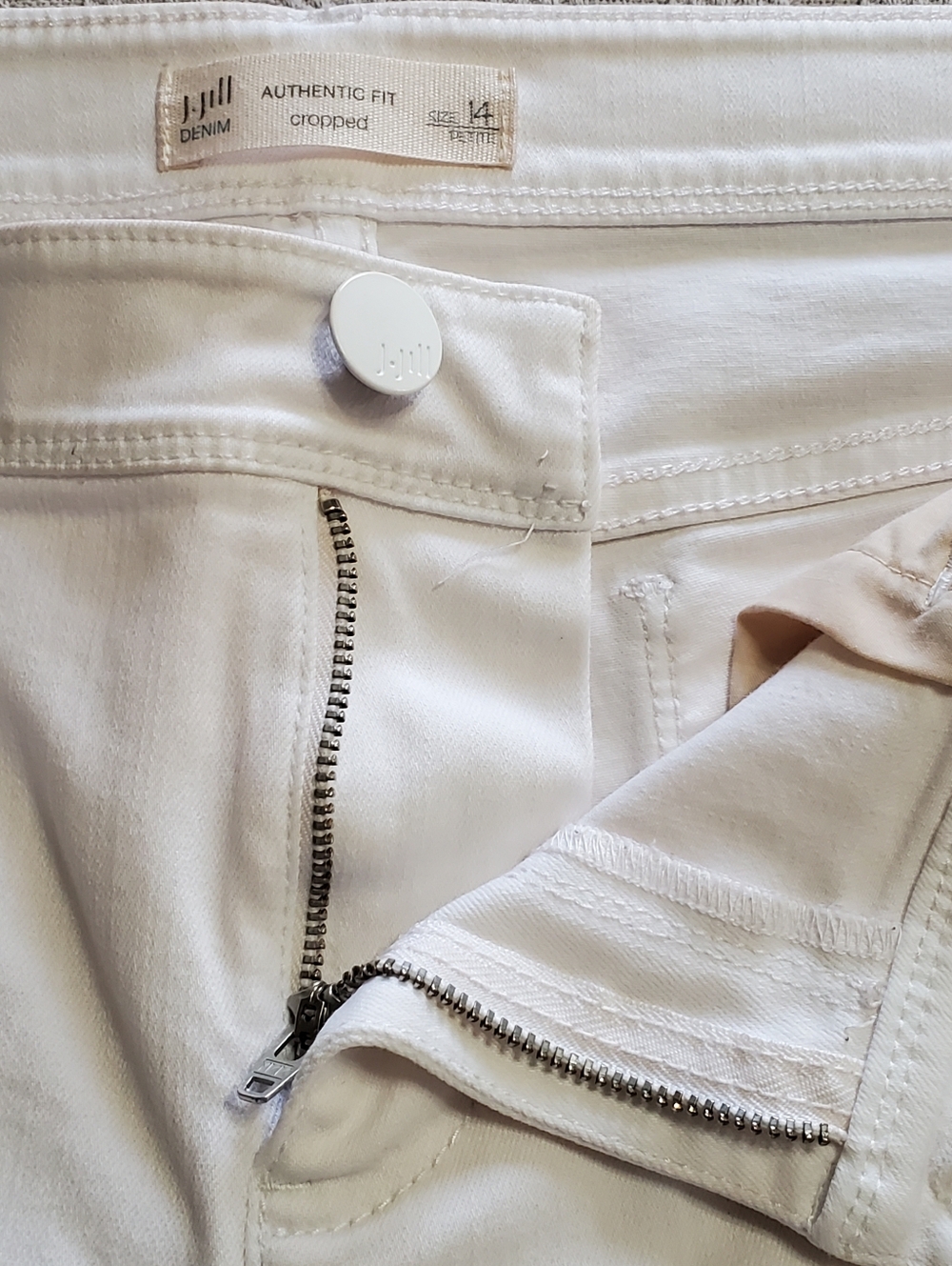 J. Jill Floral Embroidered Stretch Crop Jeans Authentic Fit White - Picture 2 of 11